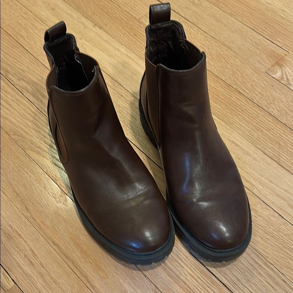 Dream Pairs Brown Chukka Boots with Leather Finish
